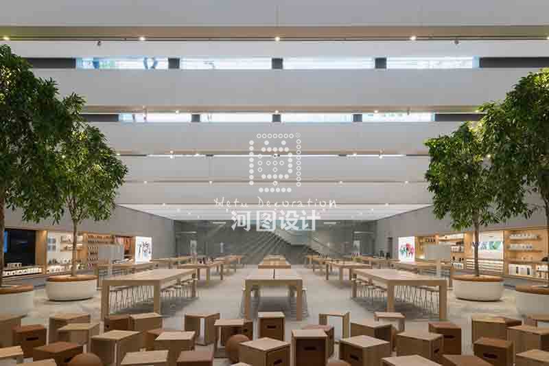 米兰沉没的Apple Store的入口